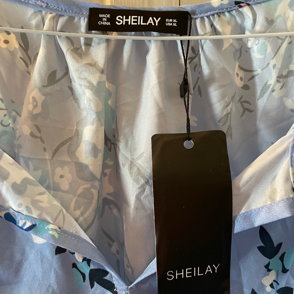 NWT Cold shoulder blouse - Picture 4 of 4